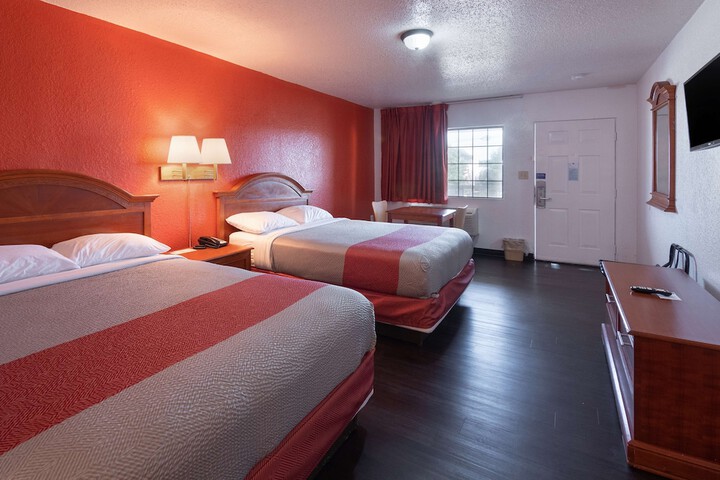 Room 20 of 26