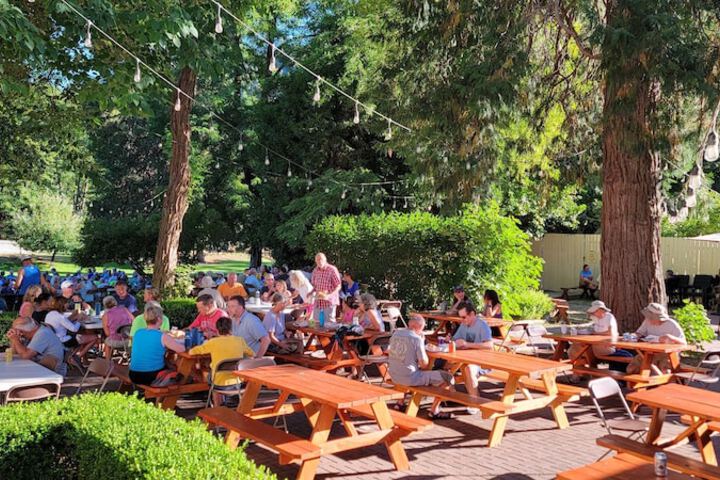 Wolf Creek Inn & Tavern
