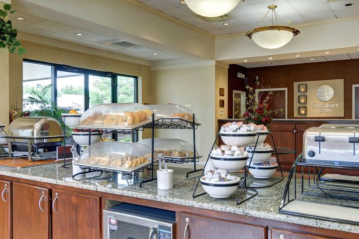 Breakfast/Coffee Service 34 of 43