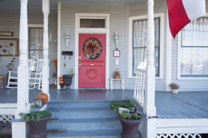 Munzesheimer Manor Bed & Breakfast
