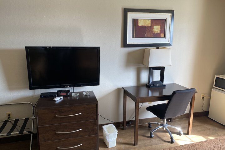 Room 12 of 34