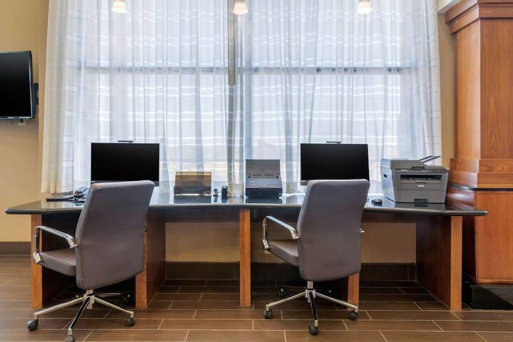 Business Center 35 of 35