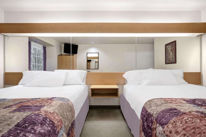 Room 14 of 21
