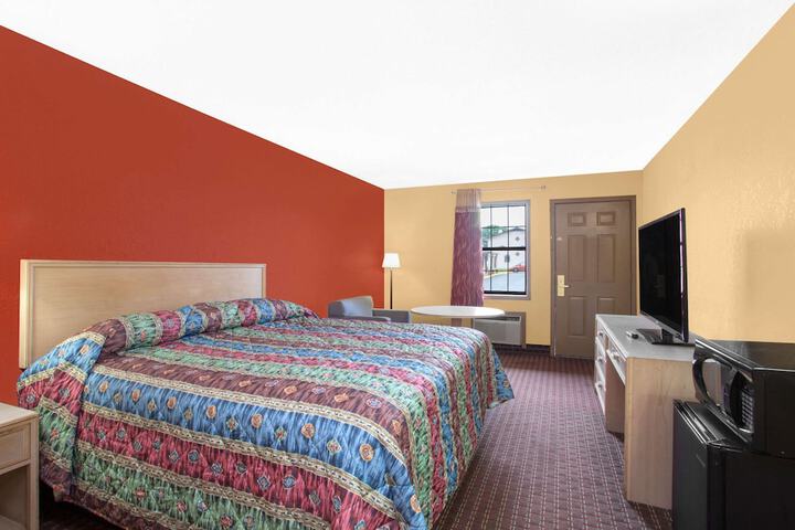 Room 8 of 14