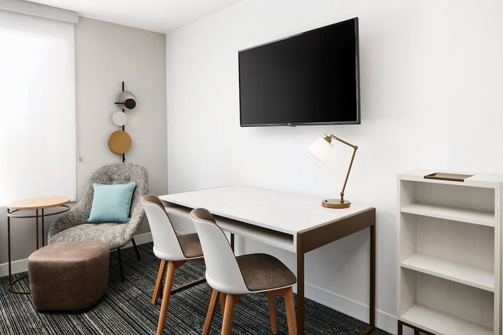 Room 26 of 34