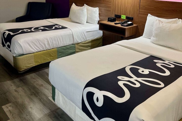 Room 58 of 76