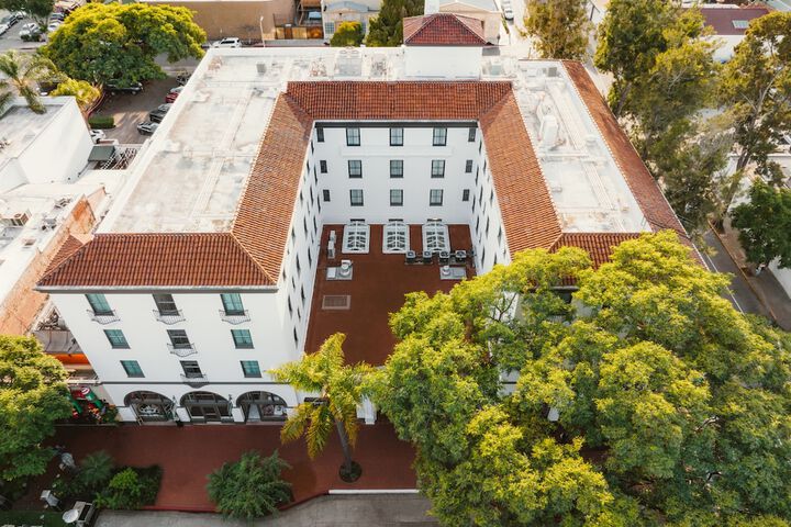 Hotel 9 of 72