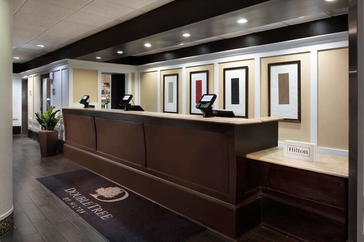Hotel Interior 6 of 32