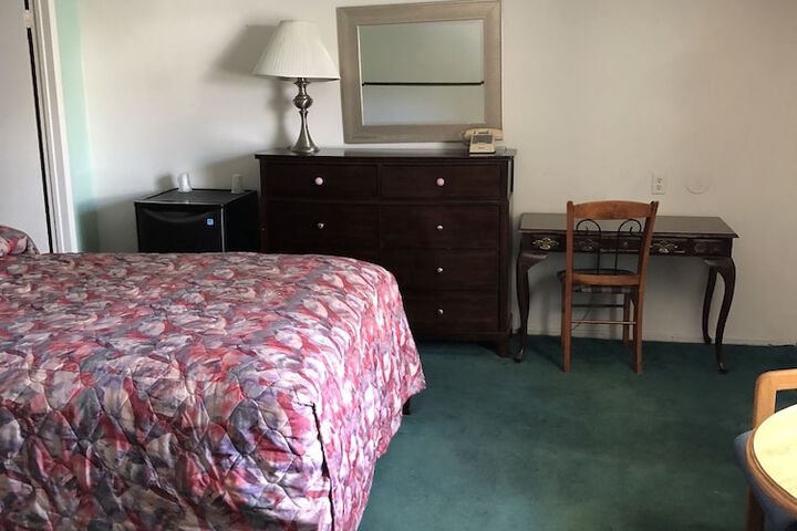 Room 16 of 35