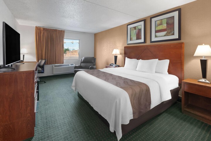 Baymont by Wyndham Jamestown Conference Center & Water Park