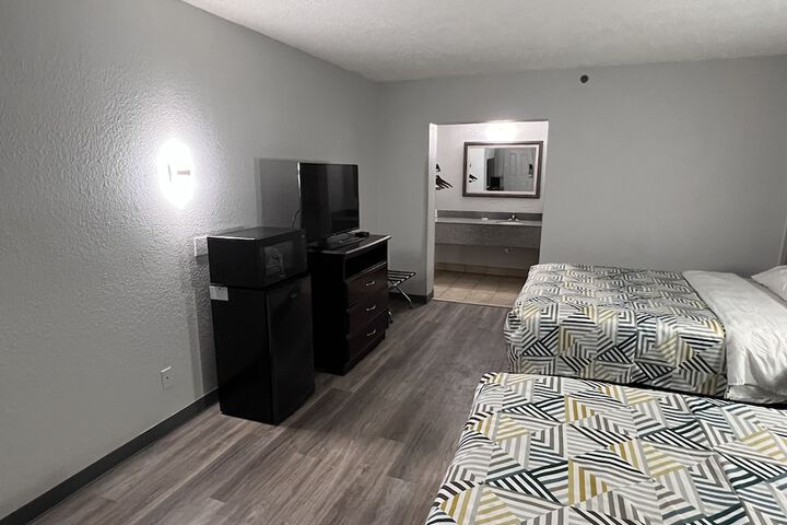 Room 18 of 31