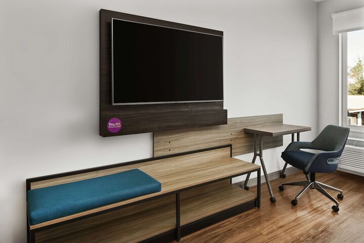 Room 15 of 25