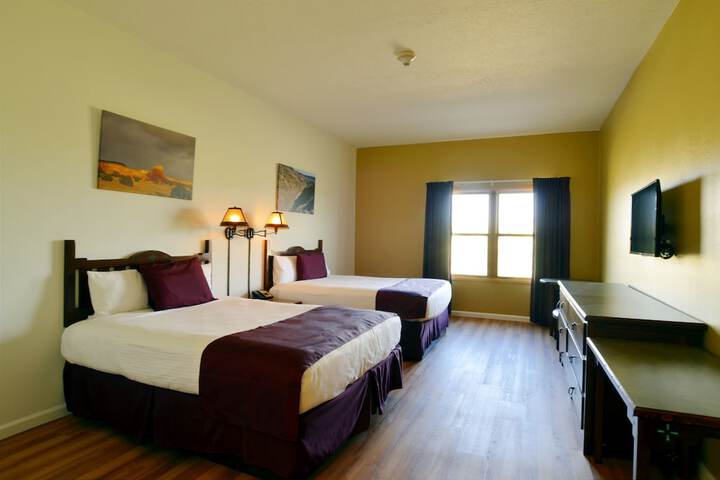 Room 11 of 28