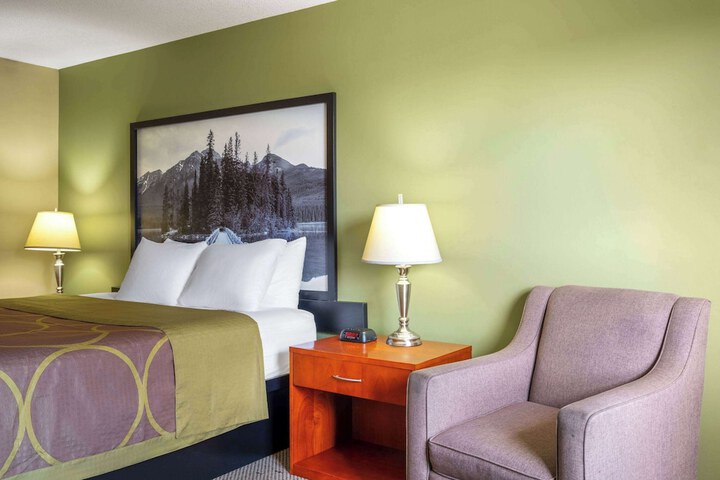 Room 33 of 53