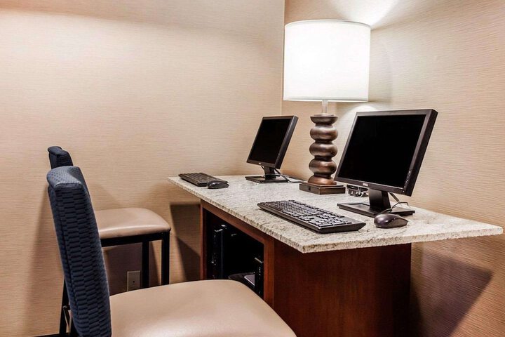 Business Center 29 of 29