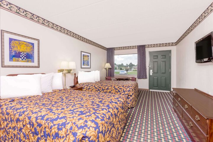 Room 12 of 25