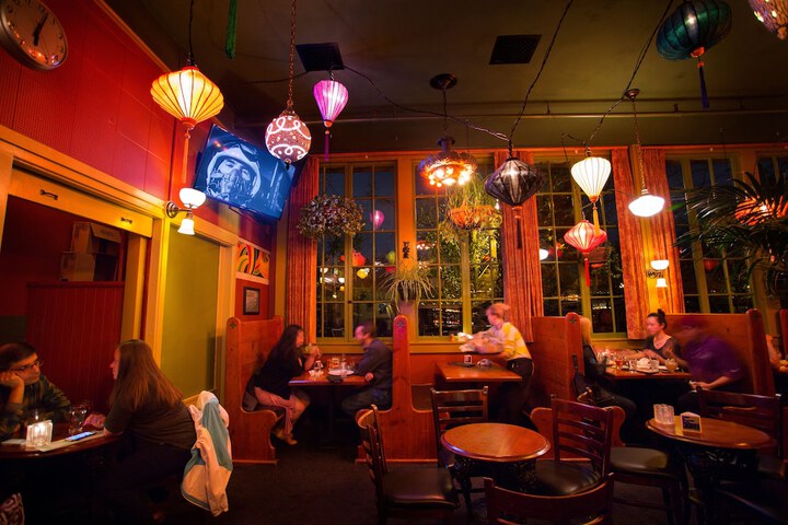 Lounge 57 of 74