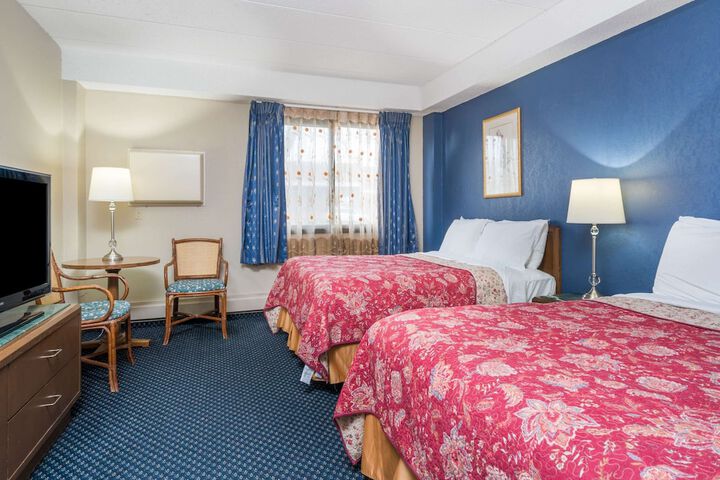 Room 14 of 16