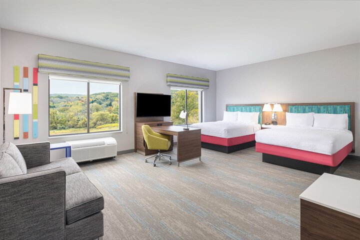 Room 32 of 47