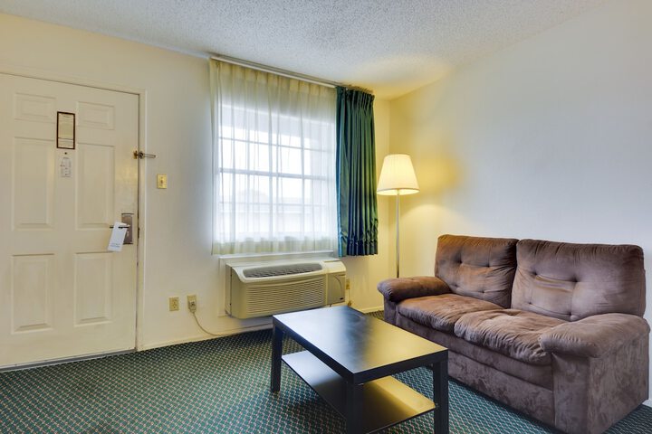 Windcrest Inn and Suites