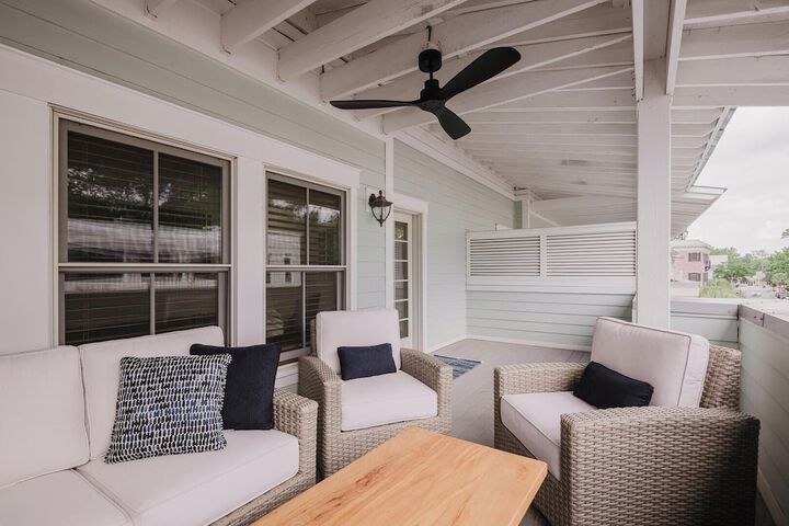 Lowcountry Landing! 3-story Townhouse in Old Towns Promenade