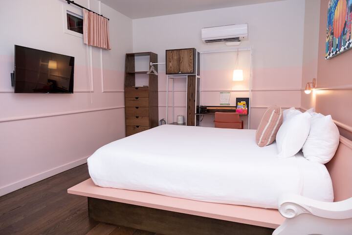 Room 70 of 195