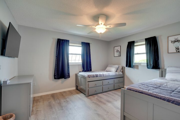 Home Near Werner-boyce & New Port Richey!