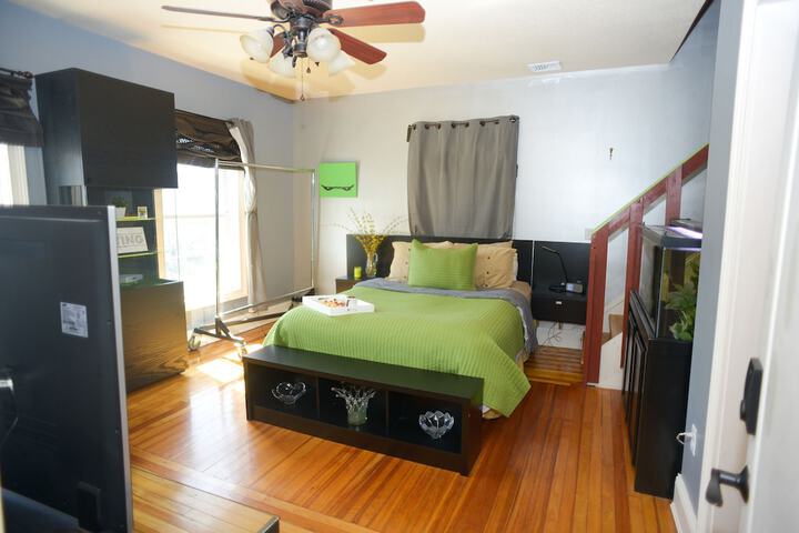 Room 32 of 73