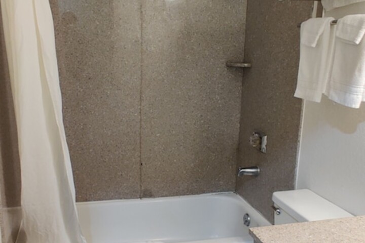 Room 12 of 37