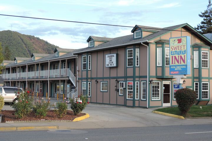 Hotel 7 of 28