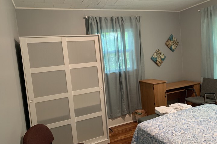 3 Bedroom House in Pontiac near Auburn Hill Palace DTE Energy