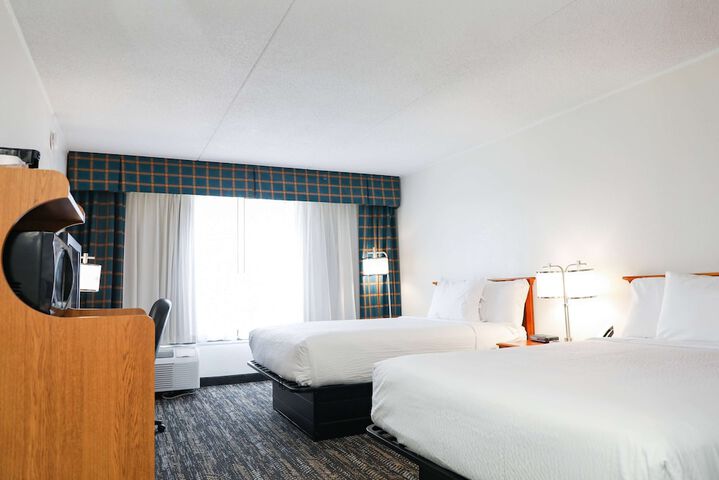 Ramada by Wyndham Cumberland Downtown