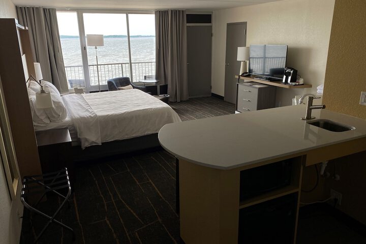 Room 25 of 84