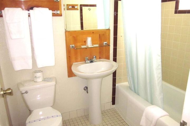 Room 16 of 27