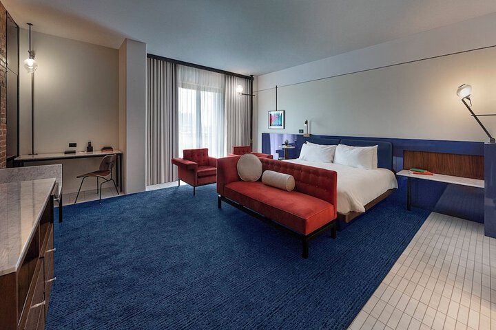 Room 43 of 83