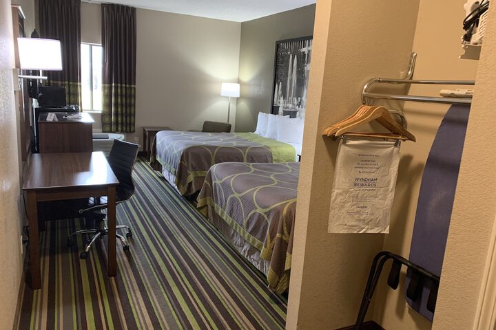 Room 31 of 39