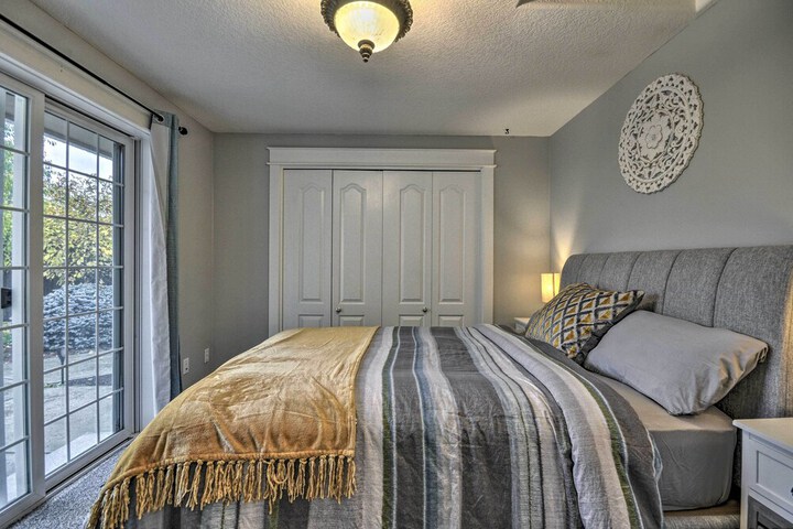 Chic Battle Ground Apartment 18 Mi to Vancouver!