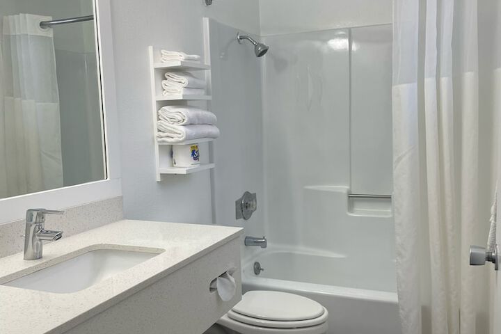 Room 54 of 60