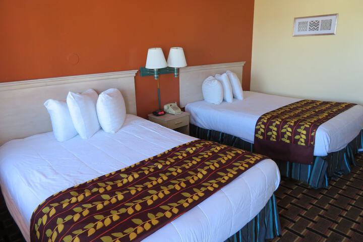 Room 9 of 28