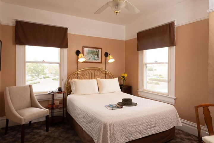 Room 19 of 25