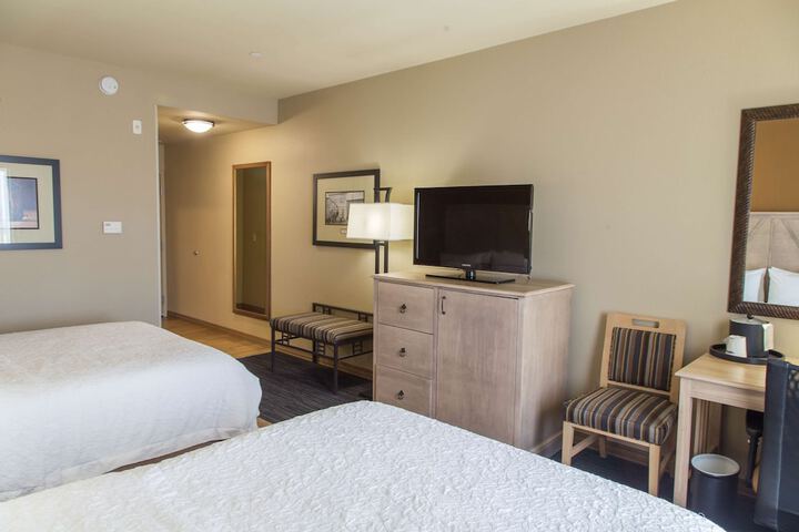 Room 33 of 65