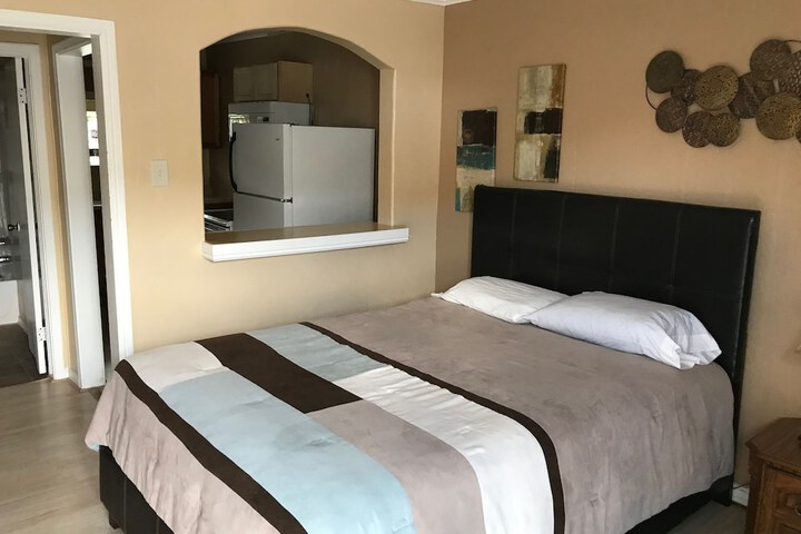 Room 27 of 35