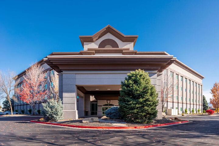 Hotel 4 of 114