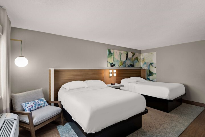 Wyndham Garden Ankeny / Des Moines
