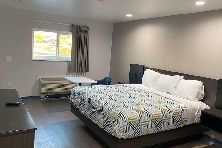 Room 15 of 27