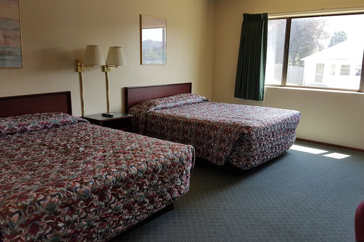 Room 19 of 34