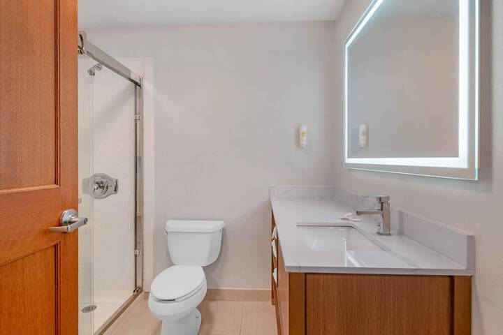 Comfort Inn & Suites Sheboygan I-43