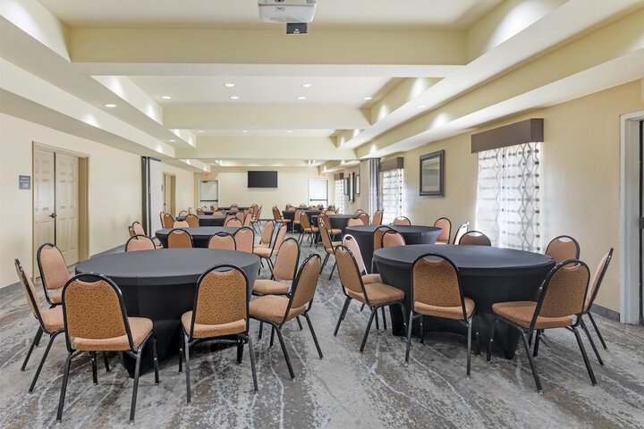 Best Western Plus Monica Royale Inn & Suites