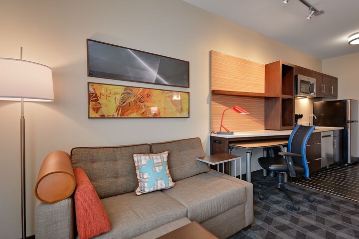 Room 11 of 22