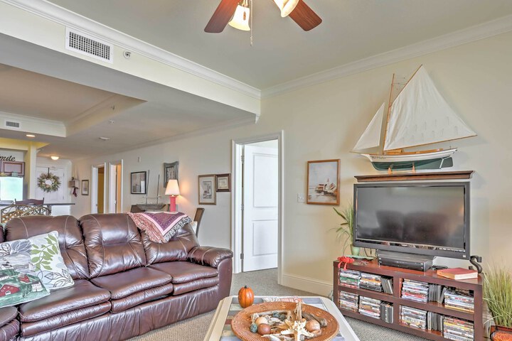 Beachfront Bliss on Dauphin Island w / Pool Access!
